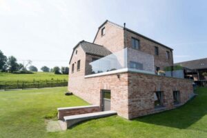 Garde-corps en verre sur mesure pour une maison