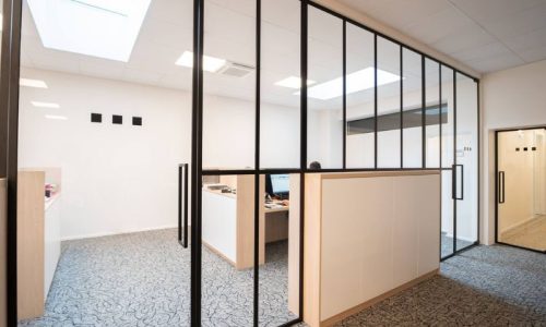 Parois en verre chez les notaires Laguesse et Stockart